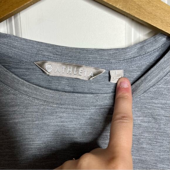 Athleta Born To Rise Gray Graphic Short Sleeve T-shirt Size Small - Picture 3 of 7